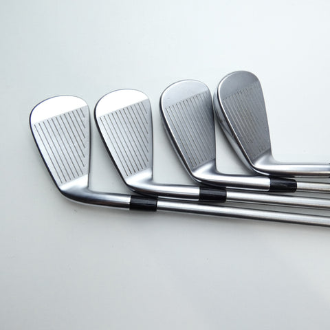 Used Mizuno JPX 923 Forged Iron Set / 4 - PW / X-Stiff Flex