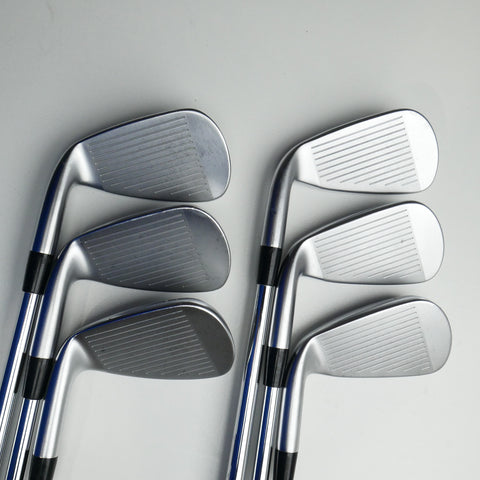 Used Mizuno JPX 923 Hot Metal Iron Set / 5 - PW / Stiff Flex