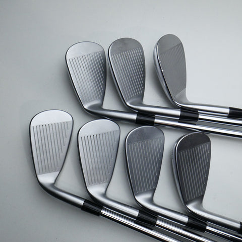 Used Mizuno JPX 923 Hot Metal Iron Set / 5 - SW / Soft Regular Flex