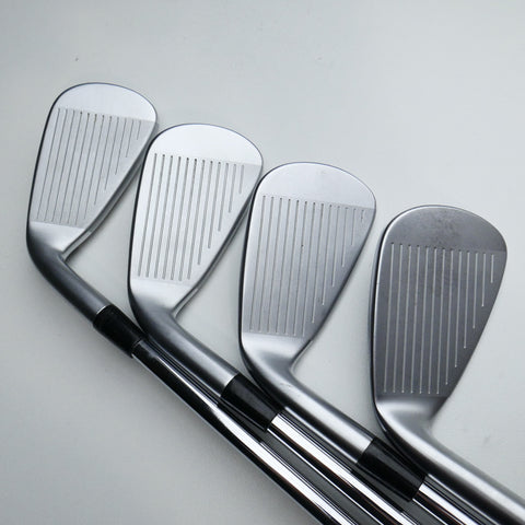 Used Mizuno JPX 923 Hot Metal Iron Set / 5 - SW / Soft Regular Flex