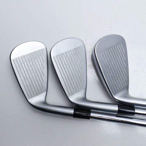 Used Mizuno JPX 923 Hot Metal Pro Iron Set / 5 - PW / Stiff Flex