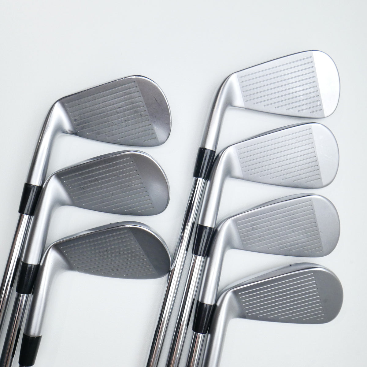 Used Mizuno JPX 925 Forged Iron Set / 4 - PW / Regular Flex