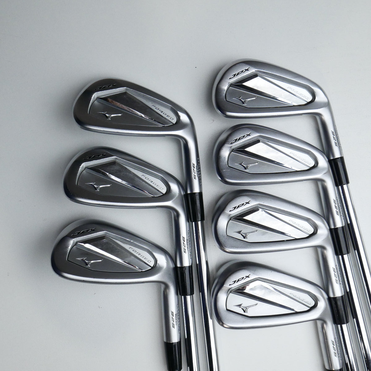 Used Mizuno JPX 925 Forged Iron Set / 4 - PW / X-Stiff Flex