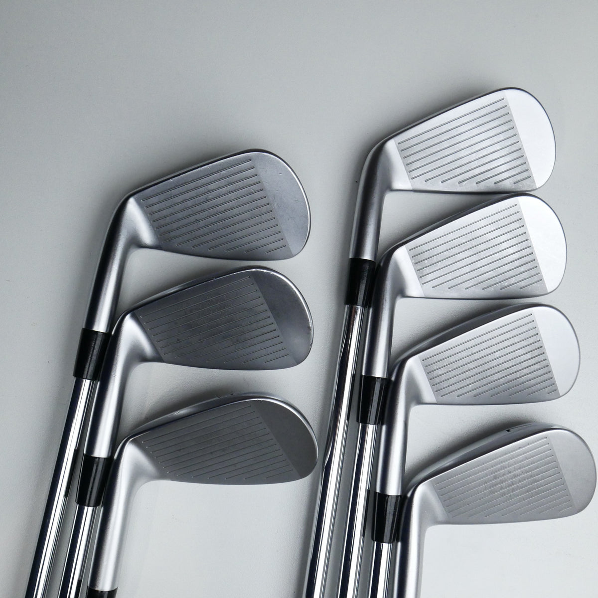 Used Mizuno JPX 925 Forged Iron Set / 4 - PW / X-Stiff Flex
