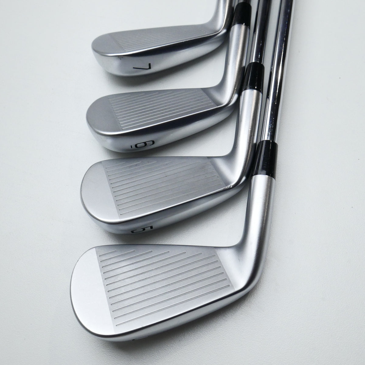 Used Mizuno JPX 925 Forged Iron Set / 4 - PW / X-Stiff Flex