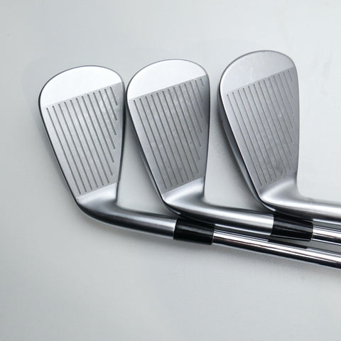 Used Mizuno JPX 925 Forged Iron Set / 5 - PW / Regular Flex