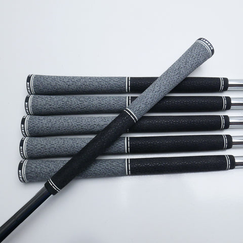 Used Mizuno JPX 925 Hot Metal Iron Set / 5 - PW / Regular Flex