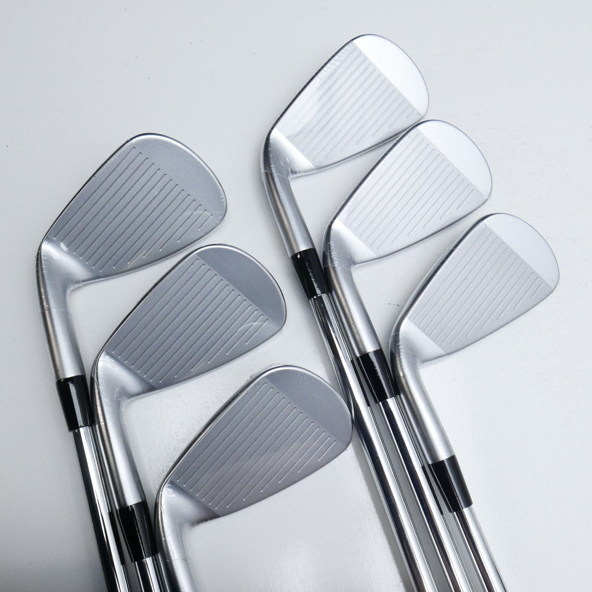Used Mizuno JPX 925 Hot Metal Iron Set / 5 - PW / Regular Flex