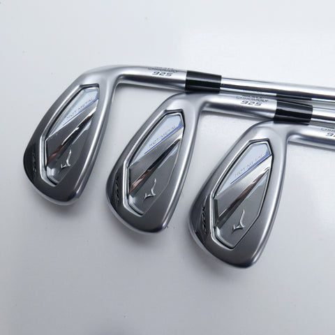 Used Mizuno JPX 925 Hot Metal Iron Set / 5 - PW / Regular Flex
