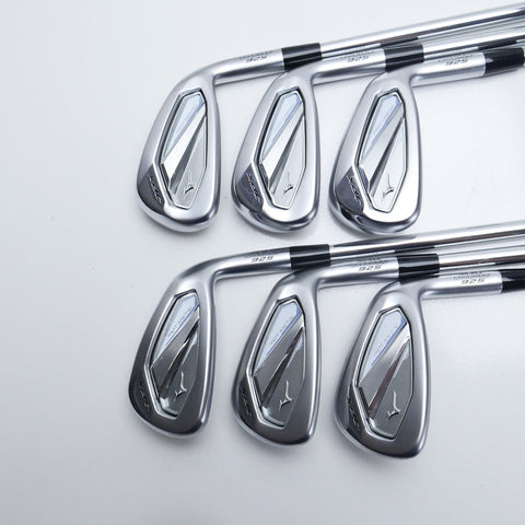 Used Mizuno JPX 925 Hot Metal Iron Set / 5 - PW / Regular Flex