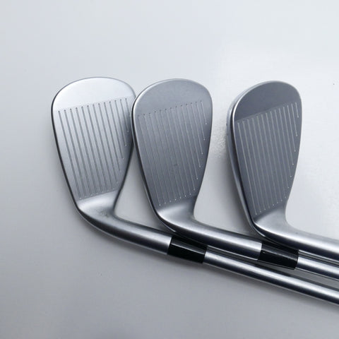 Used Mizuno JPX 925 Hot Metal Iron Set / 5 - PW / Stiff Flex