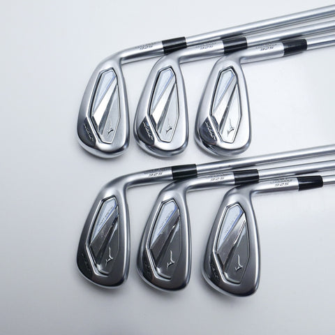 Used Mizuno JPX 925 Hot Metal Iron Set / 5 - PW / Stiff Flex