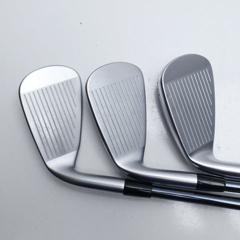 Used Mizuno JPX 925 Hot Metal Iron Set / 6 - PW / Regular Flex