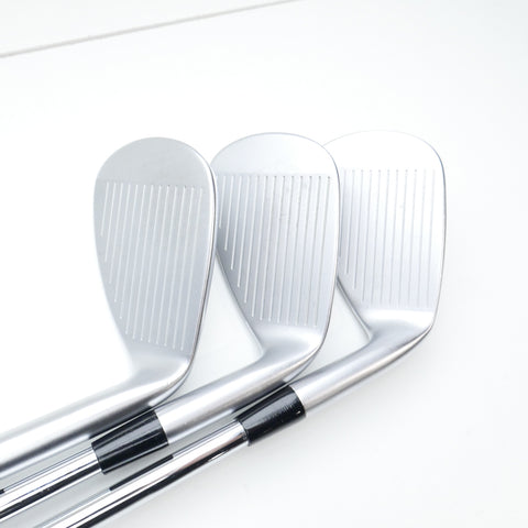 Used Mizuno JPX 925 Hot Metal Iron Set / 6 - SW + GW / Regular Flex / Left-Hand