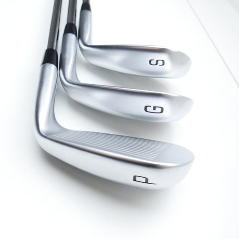 Used Mizuno JPX 925 Hot Metal Iron Set / 6 - SW + GW / Regular Flex / Left-Hand