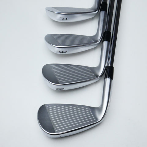 Used Mizuno JPX 925 Hot Metal Iron Set / 7 - PW / Regular Flex