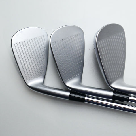 Used Mizuno JPX 925 Hot Metal Pro Iron Set / 5 - PW / Stiff Flex