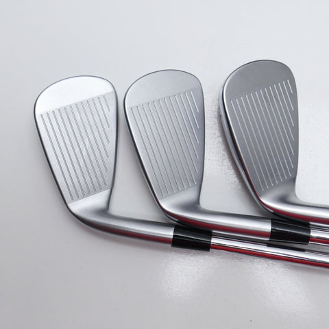 Used Mizuno JPX 925 Hot Metal Pro Iron Set / 6 - PW + GW / Stiff Flex
