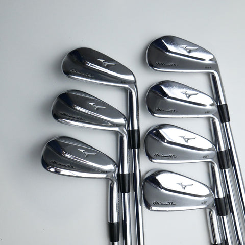 Used Mizuno Pro 221 Iron Set / 4 - PW / Stiff Flex