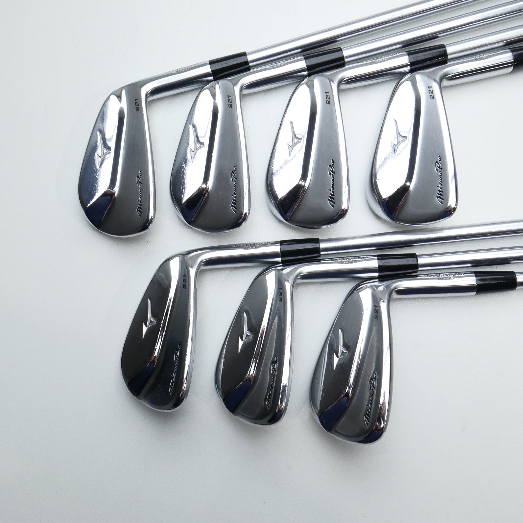 Used Mizuno Pro 221 Iron Set / 4 - PW / Stiff Flex