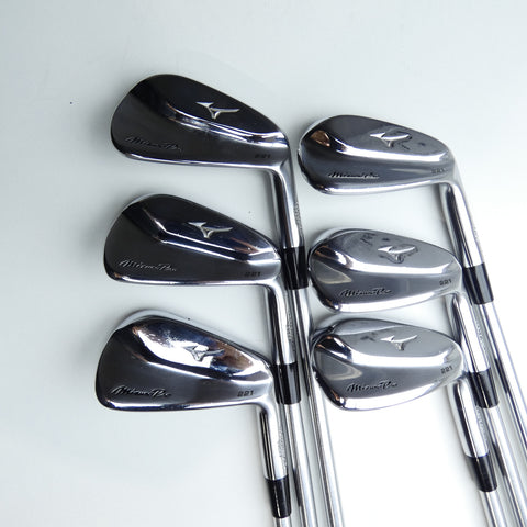 Used Mizuno Pro 221 Iron Set / 5 - PW / X-Stiff Flex