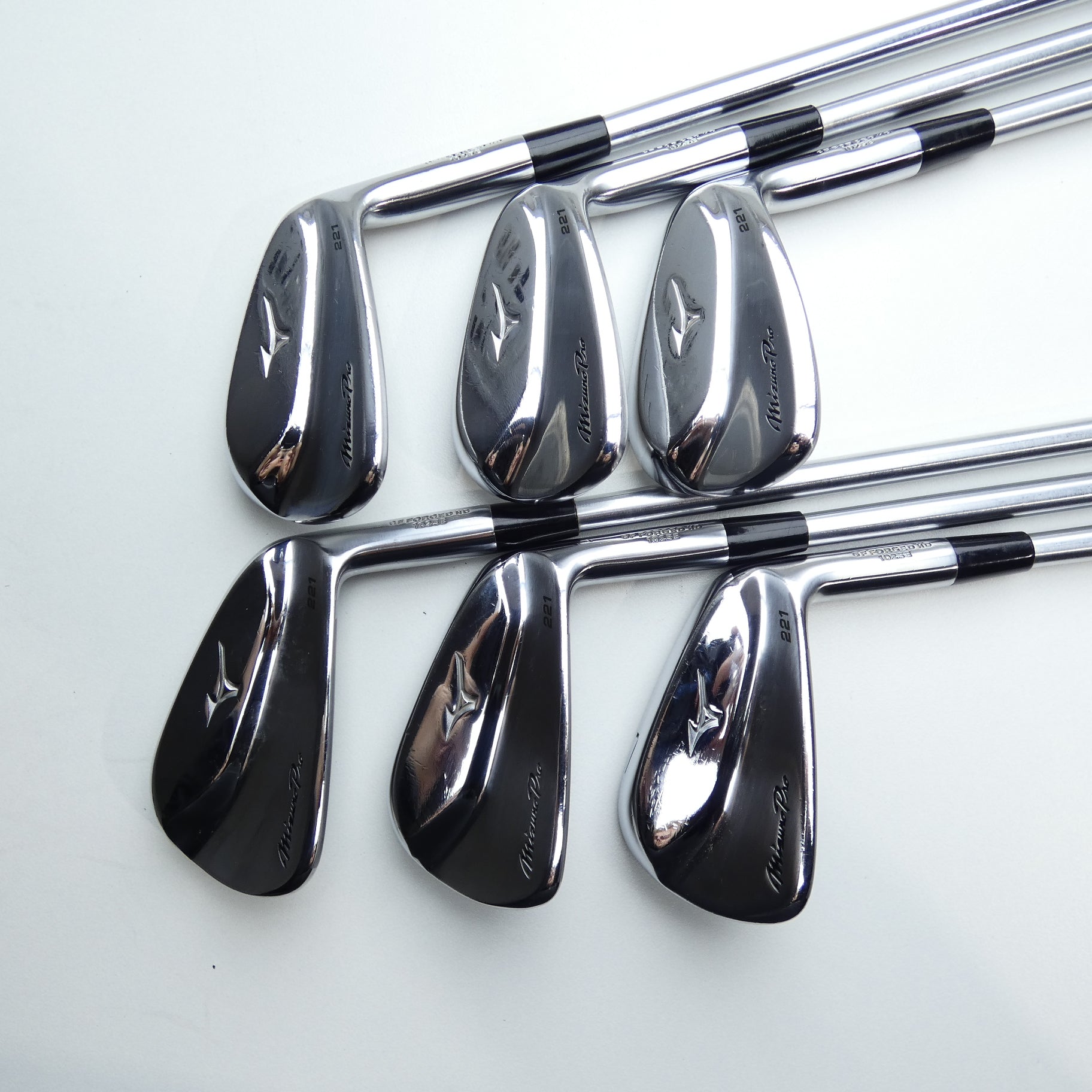 Used Mizuno Pro 221 Iron Set / 5 - PW / X-Stiff Flex