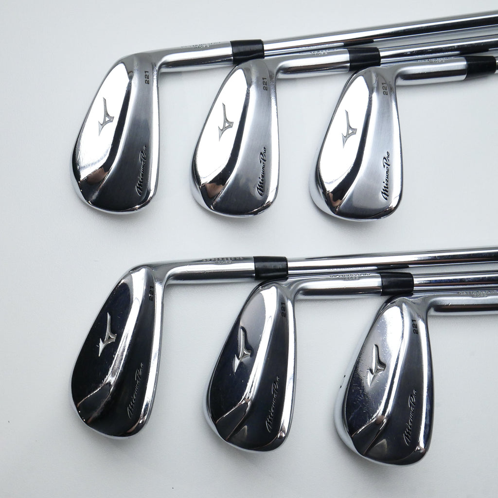 Used Mizuno Pro 221 Iron Set / 5 - PW / X-Stiff Flex