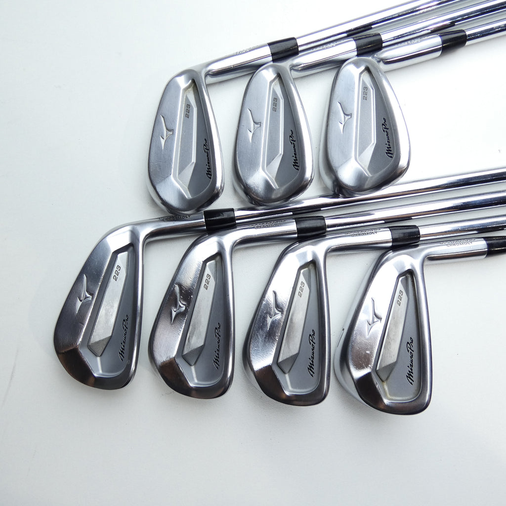 Used Mizuno Pro 223 Iron Set / 4 - PW / X-Stiff Flex