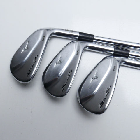 Used Mizuno Pro 225 Iron Set / 4 - PW / X-Stiff Flex