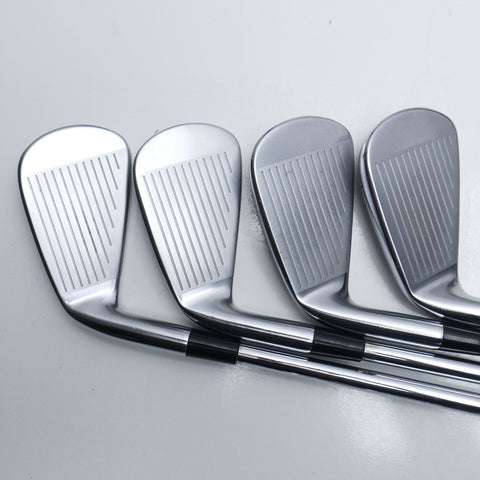 Used Mizuno Pro 225 Iron Set / 4 - PW / X-Stiff Flex