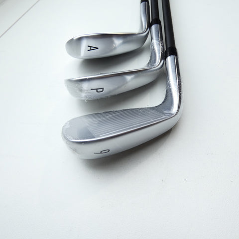 Used TaylorMade Qi Max Iron Set / 6 - PW + AW / A Flex