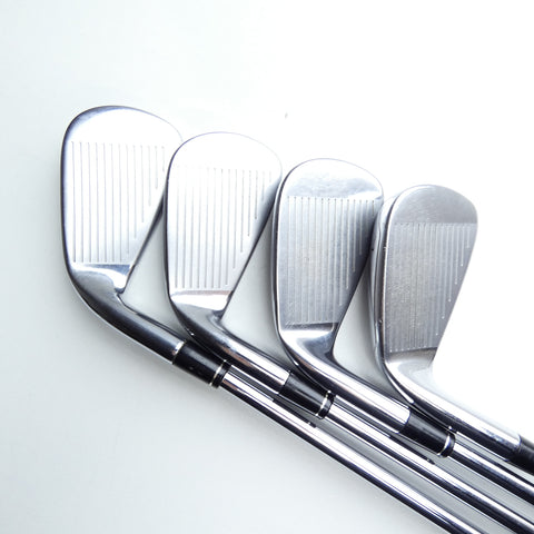 Used TaylorMade R11 Iron Set / 4 - PW / Stiff Flex