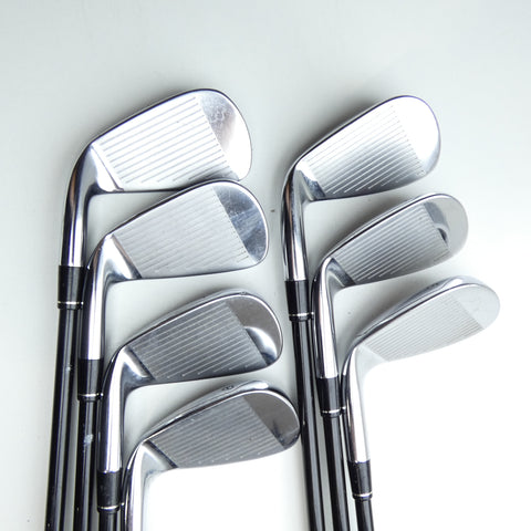 Used TaylorMade R11 Iron Set / 5 - 9 IRON + AW / Regular Flex
