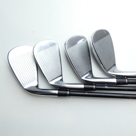 Used TaylorMade R11 Iron Set / 5 - 9 IRON + AW / Regular Flex