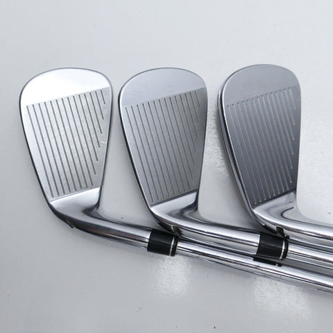 Used TaylorMade RocketBladez Tour Iron Set / 5 - PW / Stiff Flex