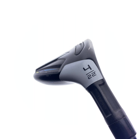 Used TaylorMade Sim2 Max Rescue 4 Hybrid / 22 Degrees / Regular Flex