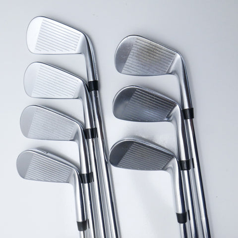 Used Titleist 620 CB & 620 MB Combo Iron Set / 4 - PW / X-Stiff / Left-Handed