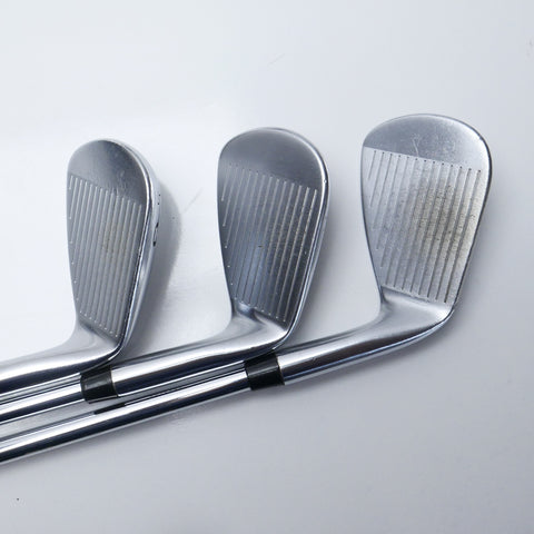 Used Titleist 620 CB & 620 MB Combo Iron Set / 4 - PW / X-Stiff / Left-Handed