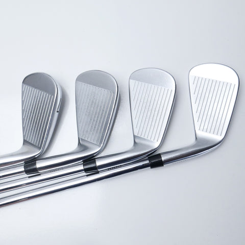 Used Titleist 620 CB & 620 MB Combo Iron Set / 4 - PW / X-Stiff / Left-Handed