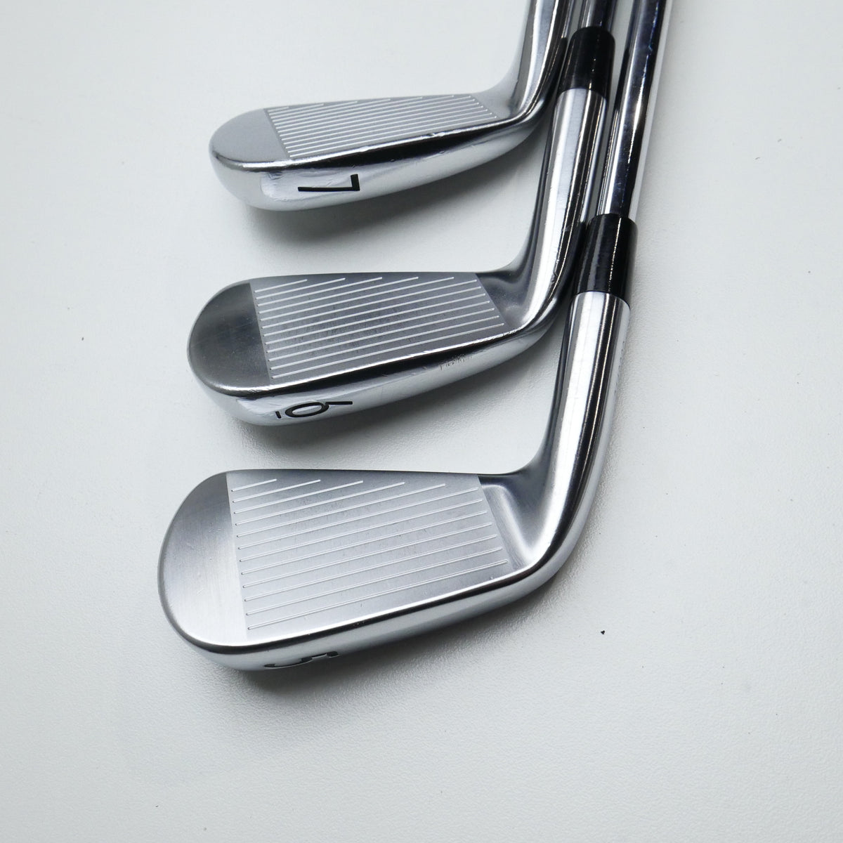 Used Titleist 620 CB & 620 MB Combo Iron Set / 5 - PW / X-Stiff Flex