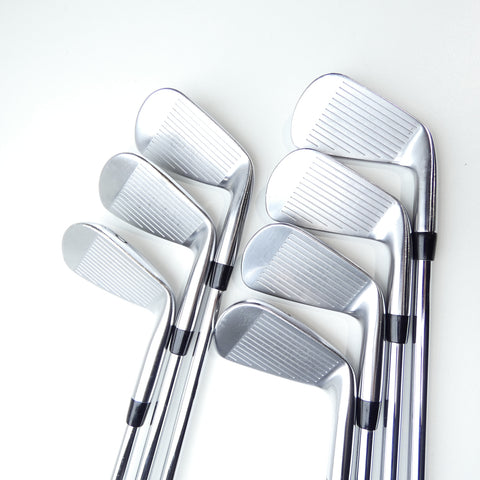Used Titleist 620 MB Iron Set / 4 - PW / Stiff Flex / Left-Handed