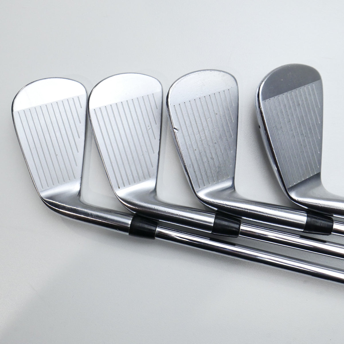 Used Titleist 718 CB & 718 MB Iron Set / 4 - PW / Regular Flex