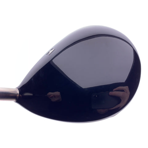 Used Titleist 907 D2 Driver / 9.5 Degrees / Stiff Flex