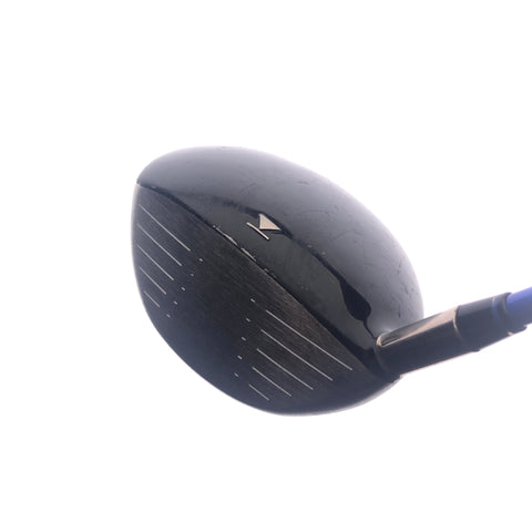 Used Titleist 907 D2 Driver / 9.5 Degrees / X-Stiff Flex