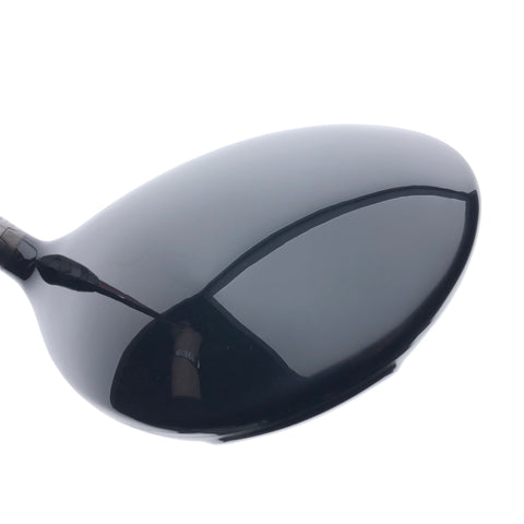 Used Titleist 910 D2 Driver / 10.5 Degrees / Regular Flex