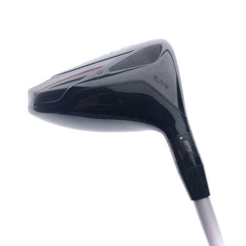Used Titleist 913 D3 Driver / 8.5 Degrees / X-Stiff Flex