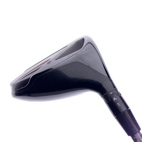 Used Titleist 913 D3 Driver / 9.5 Degrees / Stiff Flex