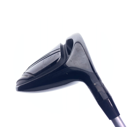 Used Titleist 915 D2 Driver / 9.5 Degrees / Stiff Flex