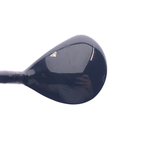 Used Titleist 915 F 5 Fairway Wood / 18 Degrees / X-Stiff Flex