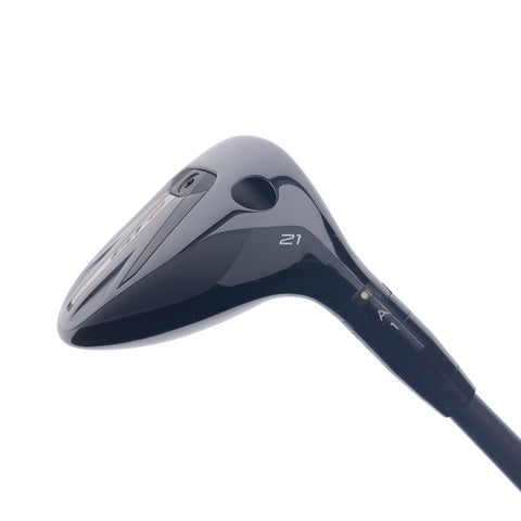 Used Titleist GT2 7 Fairway Wood / 21 Degrees / Stiff Flex